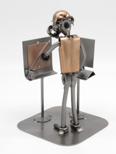 OPERATOR - FIGURKA Z METALU