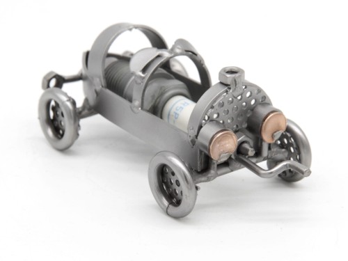 BUGATTI ŚWIECA - FIGURKA Z METALU