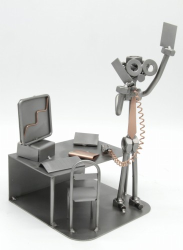 FIGURKA Z METALU - MAKLER - BIURO