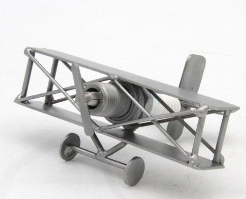 FIGURKA Z METALU - SAMOLOT DWUPŁATOWIEC – ŚWIECA