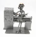 FIGURKA Z METALU - TOKARZ - TOKARKA - zdjęcie 1
