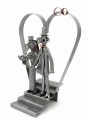 FIGURKA Z METALU - PARA MŁODA NA SCHODACH - zdjęcie 8