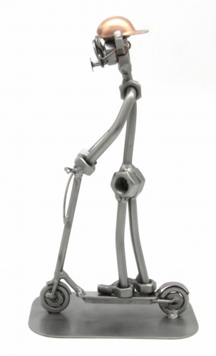 FIGURKA Z METALU  - HULAJNOGA ELEKTRYCZNA