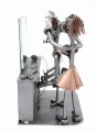 FIGURKA Z METALU - FRYZJERKA LUSTERKO  - zdjęcie 4