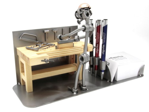 FIGURKA Z METALU - ORGANIZER STOLARZ