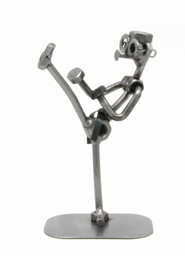 FIGURKA Z METALU - KARATE