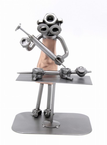 FIGURKA Z METALU - WETERYNARZ Z PSEM