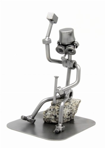 FIGURKA Z METALU - KAMIENIARZ