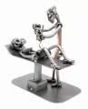 FIGURKA Z METALU - PORÓD / POŁOŻNA / GINEKOLOG - zdjęcie 1