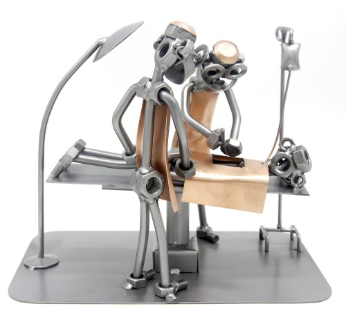 FIGURKA Z METALU - NEUROCHIRURG II - KRĘGOSŁUP